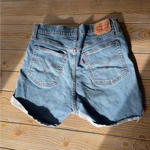Levi’s Mid-rise Wedgie Short size 31